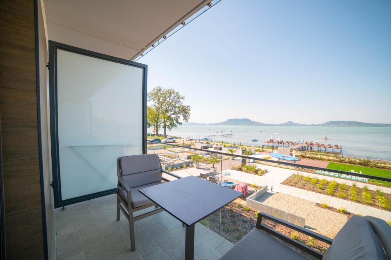 Sunset Resort - Lakeside Boutique Apartments Fonyod Bagian luar foto