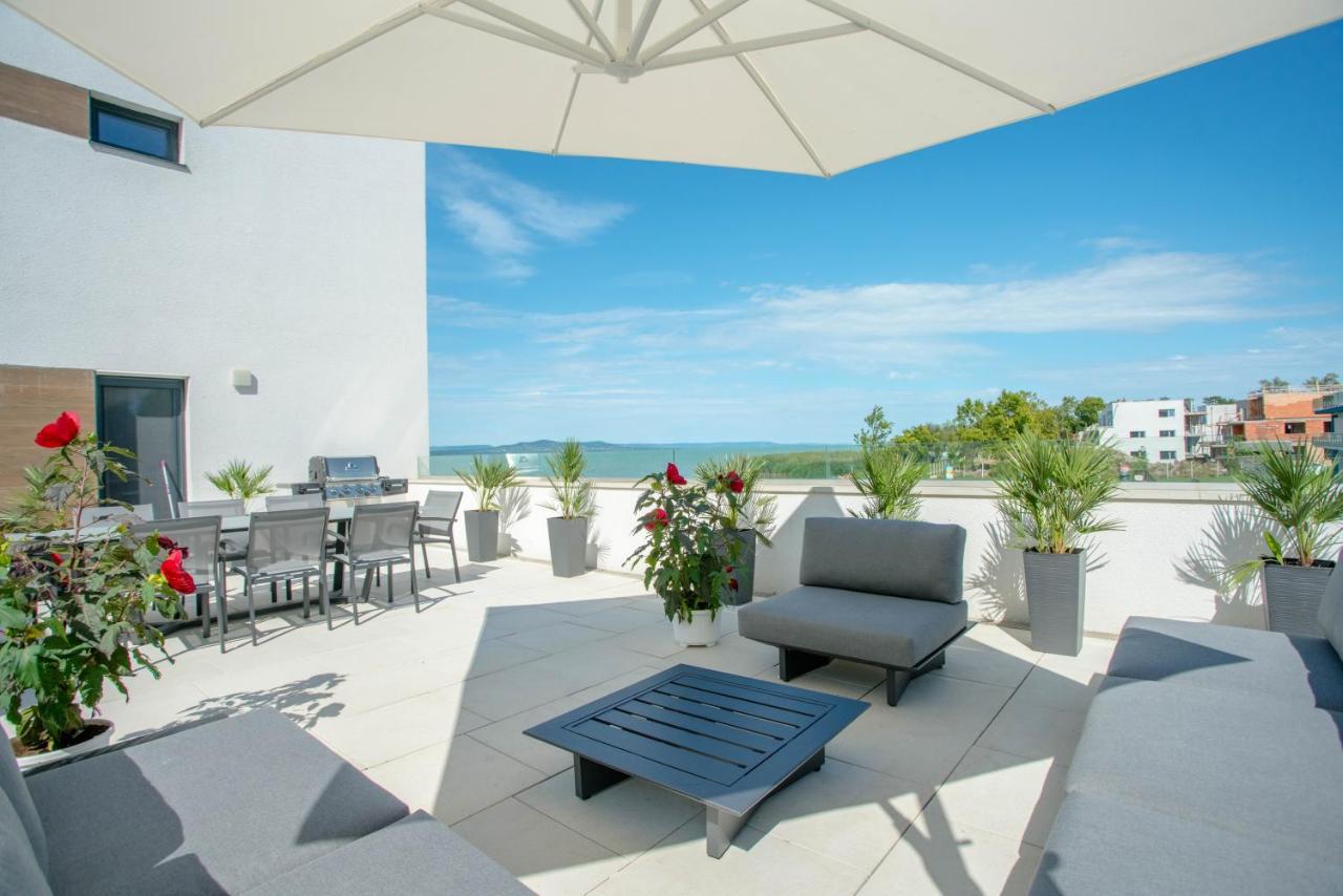 Sunset Resort - Lakeside Boutique Apartments Fonyod Bagian luar foto