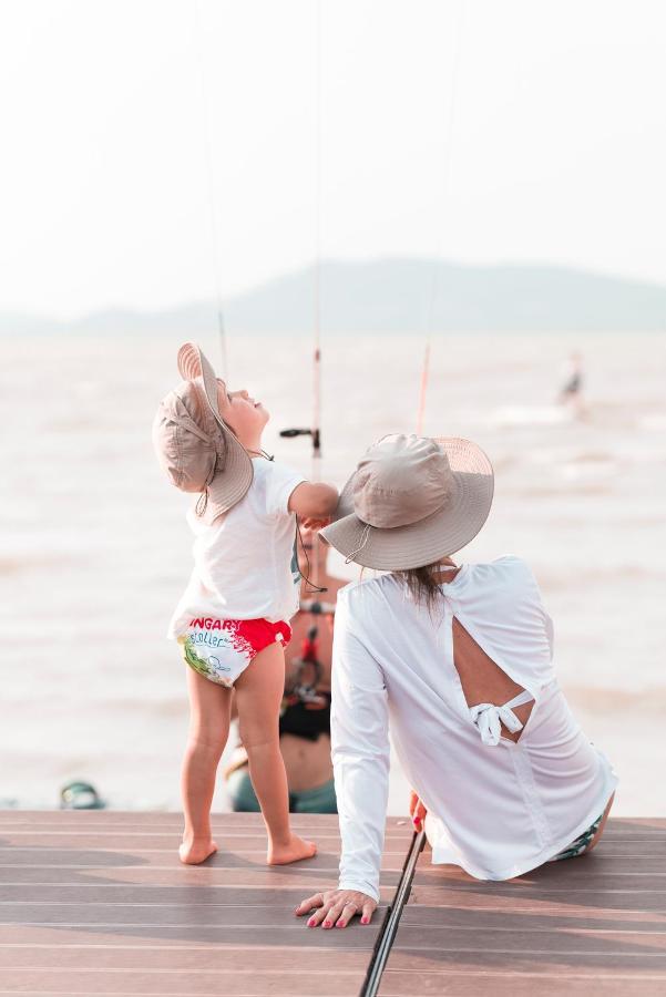 Sunset Resort - Lakeside Boutique Apartments Fonyod Bagian luar foto