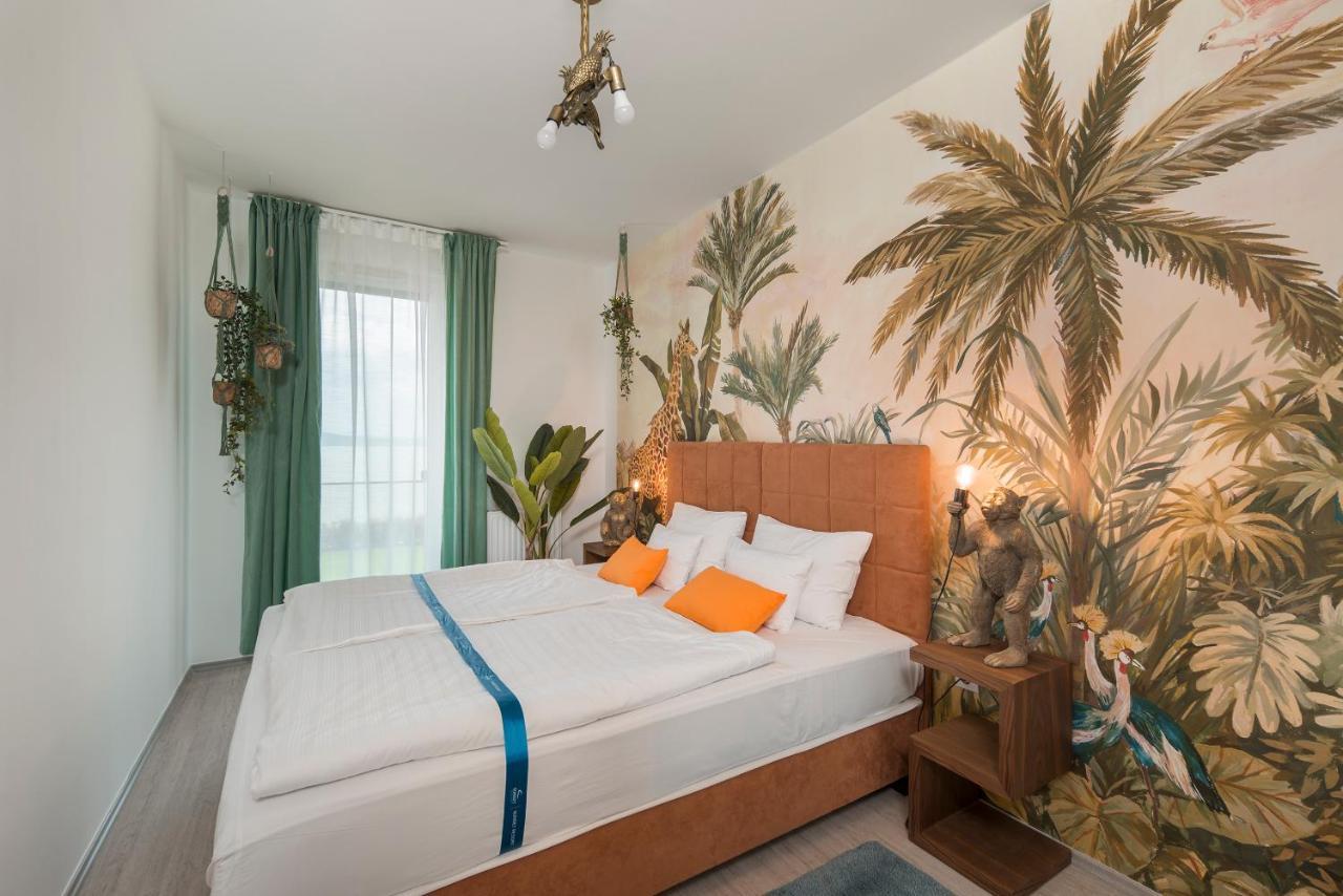 Sunset Resort - Lakeside Boutique Apartments Fonyod Bagian luar foto